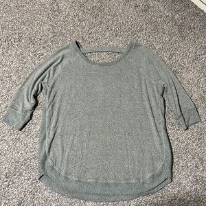 Women’s Maurice’s size large Solid Brushed Round Hem Pullover